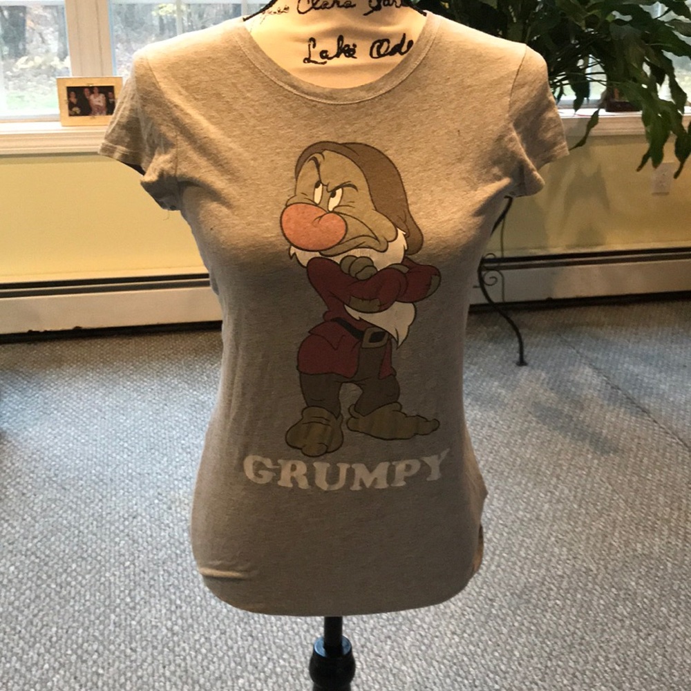 A cool grey Grumpy t-shirt